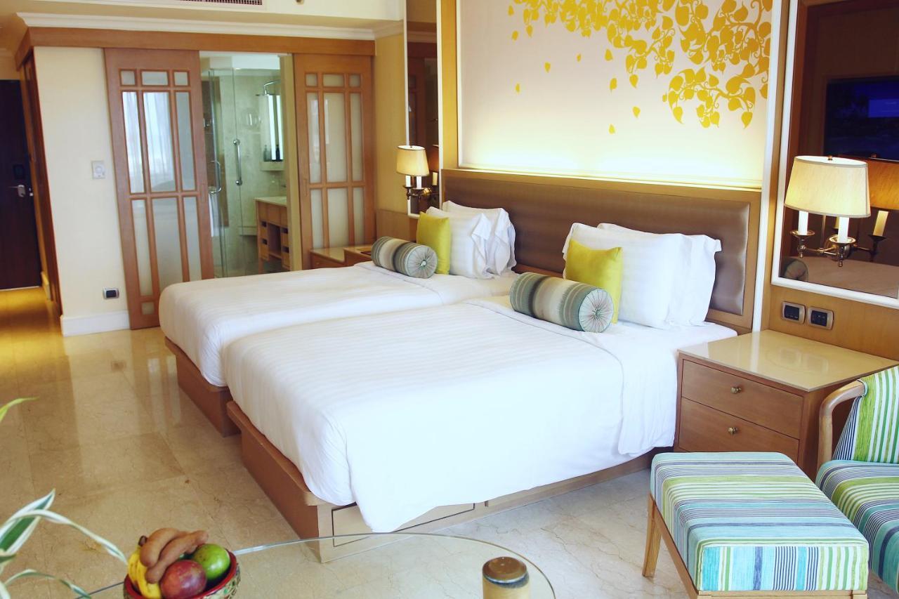 Dusit Thani Laguna Phuket Bang Tao Beach  Esterno foto A room at the Shangri-La Hotel, Kuala Lumpur