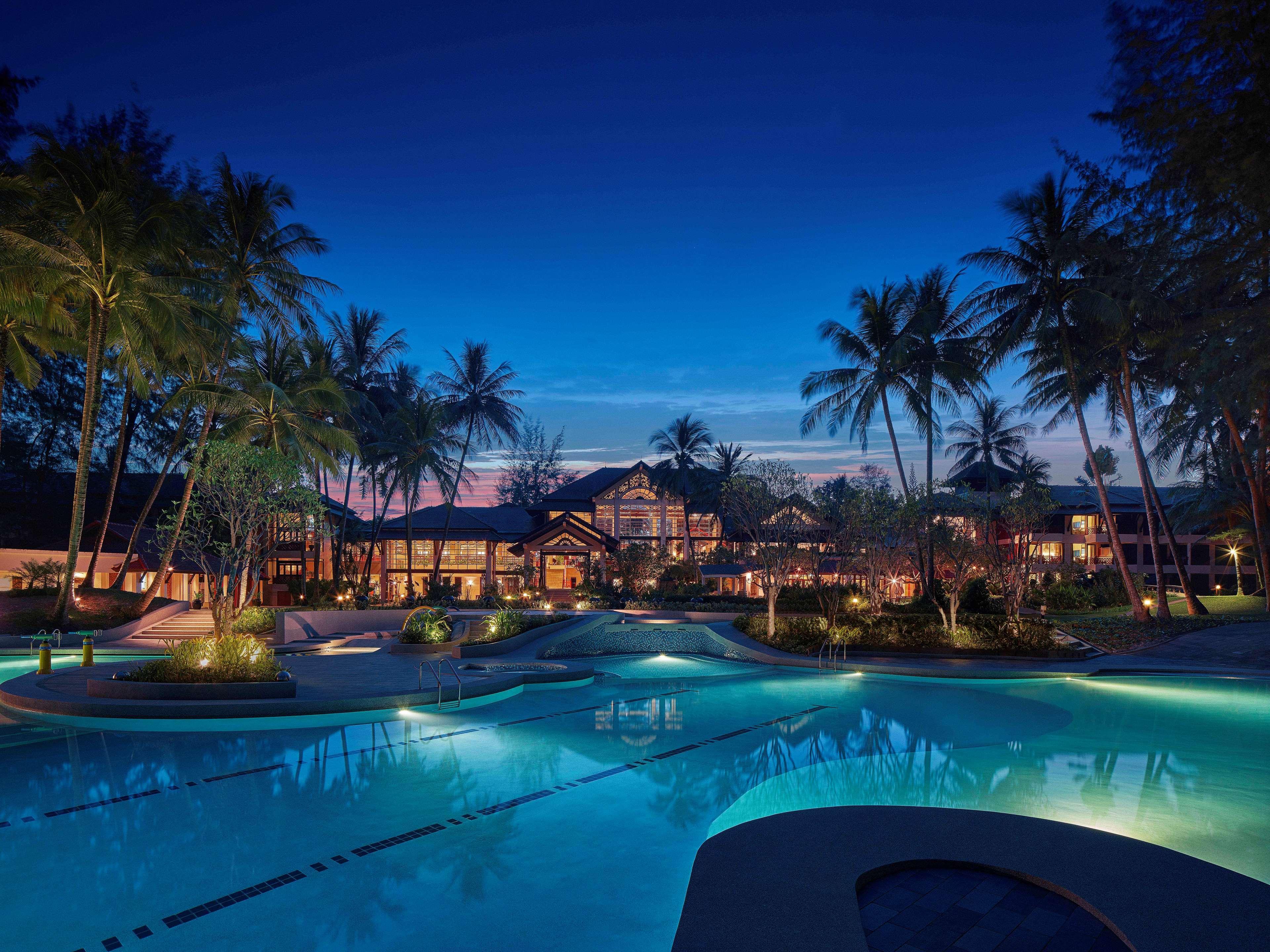 Dusit Thani Laguna Phuket Bang Tao Beach  Esterno foto The pool at the Royal Villa