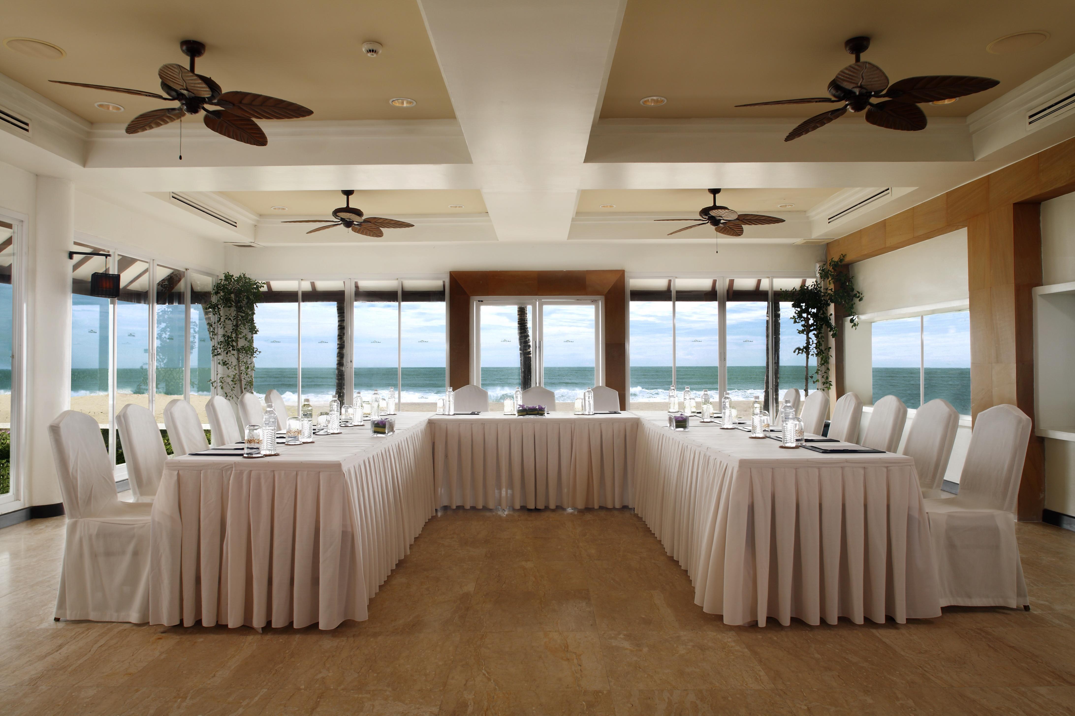 Dusit Thani Laguna Phuket Bang Tao Beach  Esterno foto Meeting room at the hotel