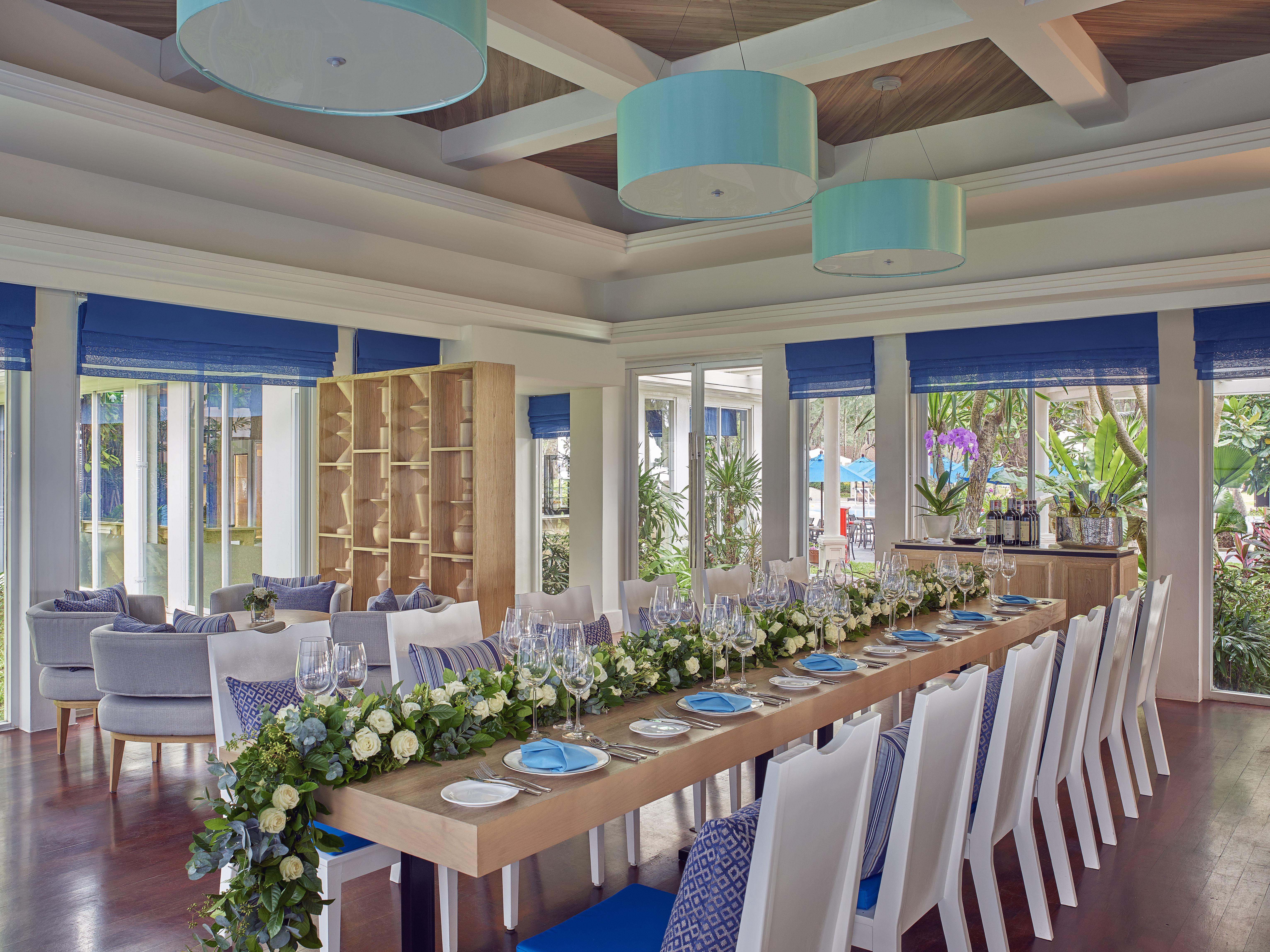 Dusit Thani Laguna Phuket Bang Tao Beach  Esterno foto The interior of the clubhouse