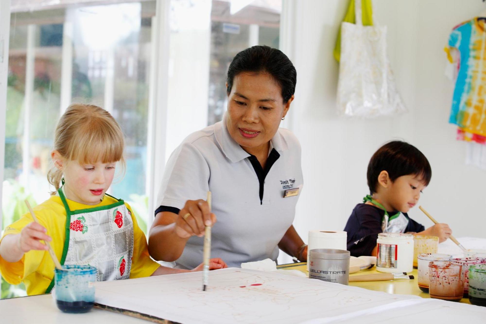 Dusit Thani Laguna Phuket Bang Tao Beach  Esterno foto A teacher at work