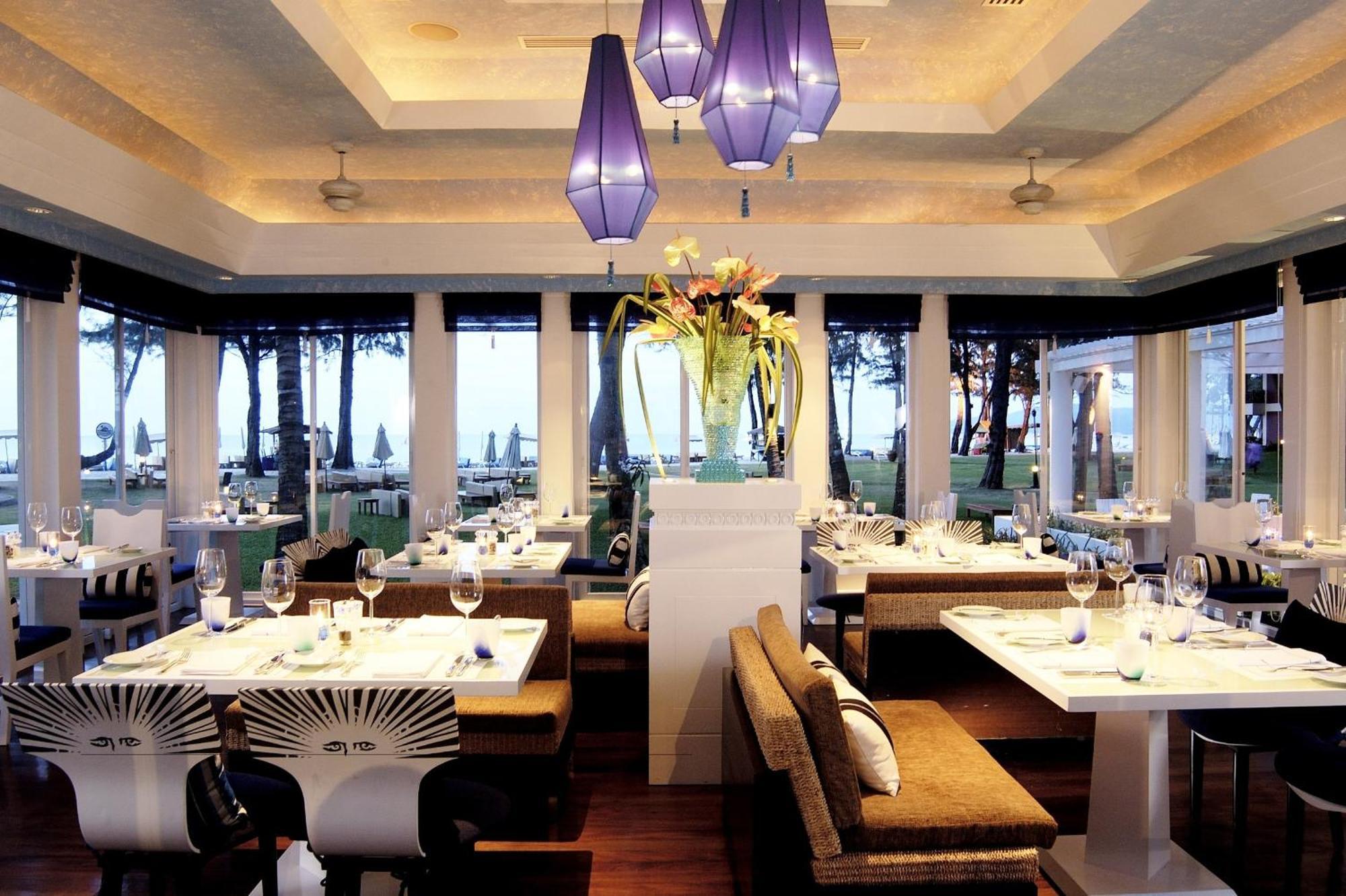 Dusit Thani Laguna Phuket Bang Tao Beach  Ristorante foto The interior of the restaurant