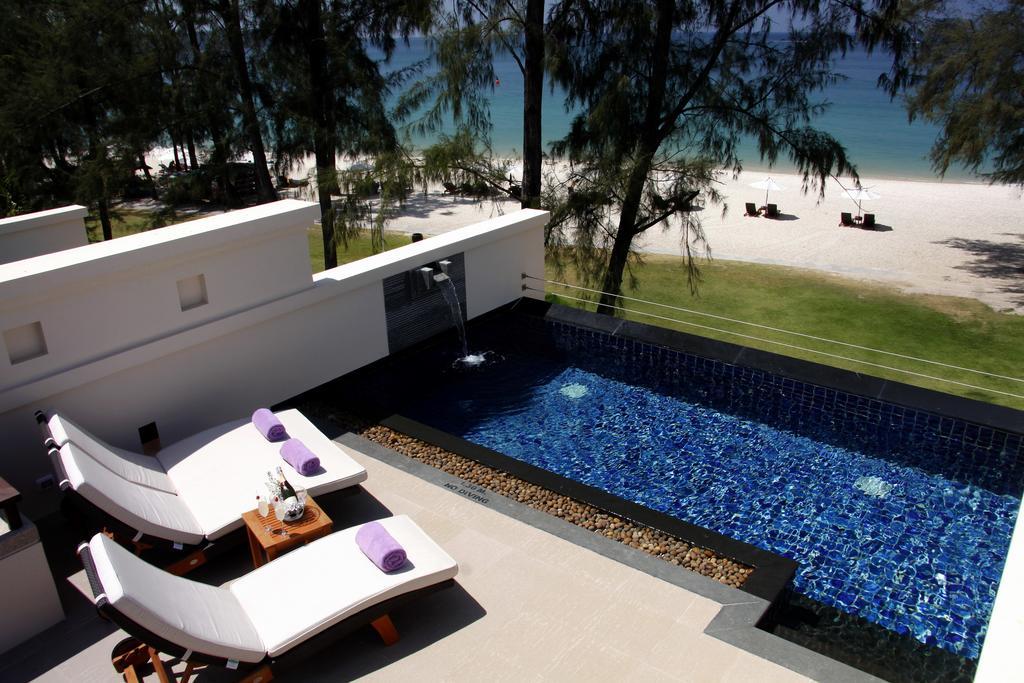Dusit Thani Laguna Phuket Bang Tao Beach  Esterno foto The Beachfront Pool Villas