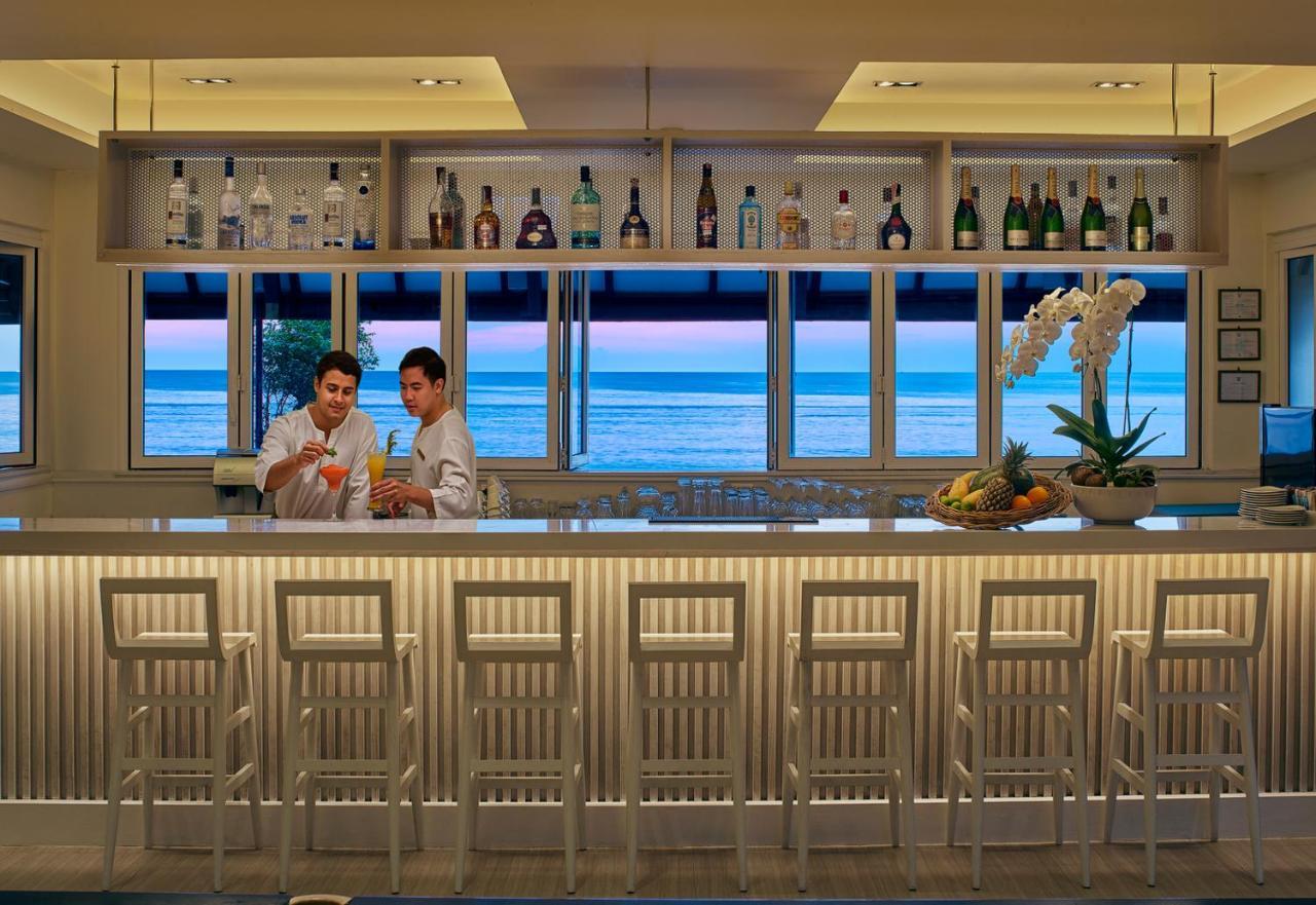 Dusit Thani Laguna Phuket Bang Tao Beach  Esterno foto The bar at the Beach Club